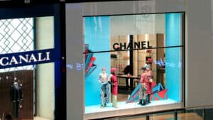 schaufenster-laden-auslage-scheibenreinigung-glasreinigung-macht-sauberkeit-sichtbar-kaiserclean